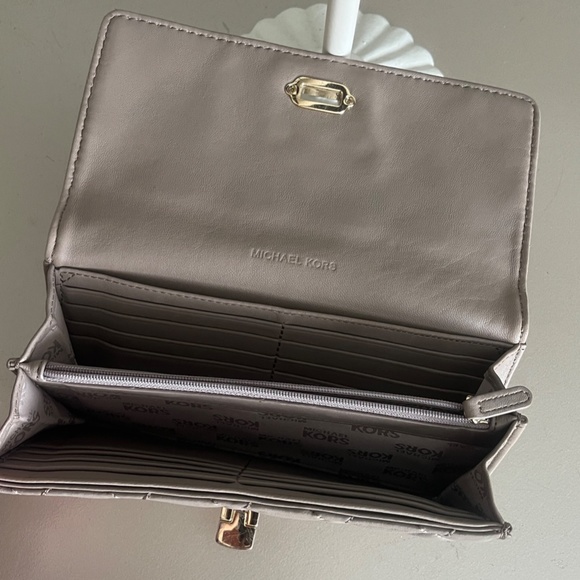 COPY - Michael Kors Astrid Quilted Tan Leather Wallet - Picture 8 of 10